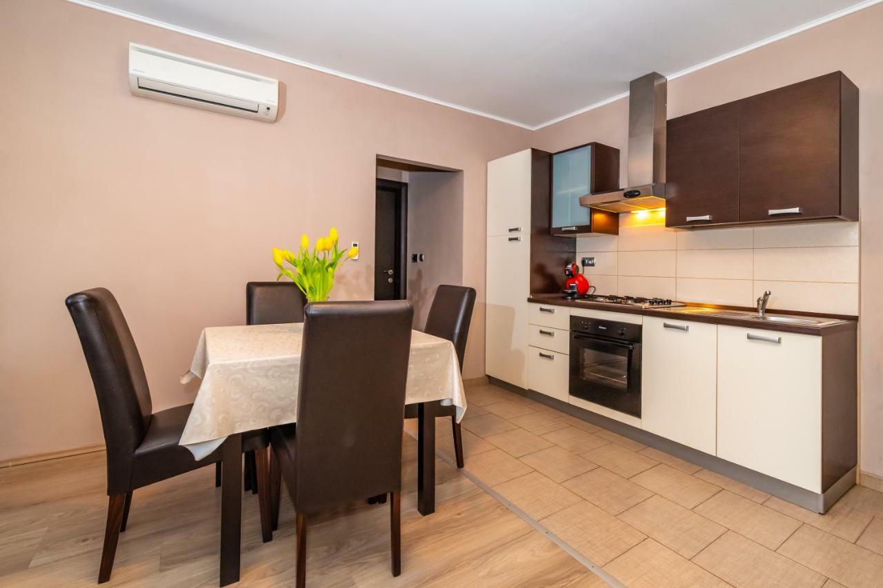 Apartment Adrian Biograd Na Moru Extérieur photo