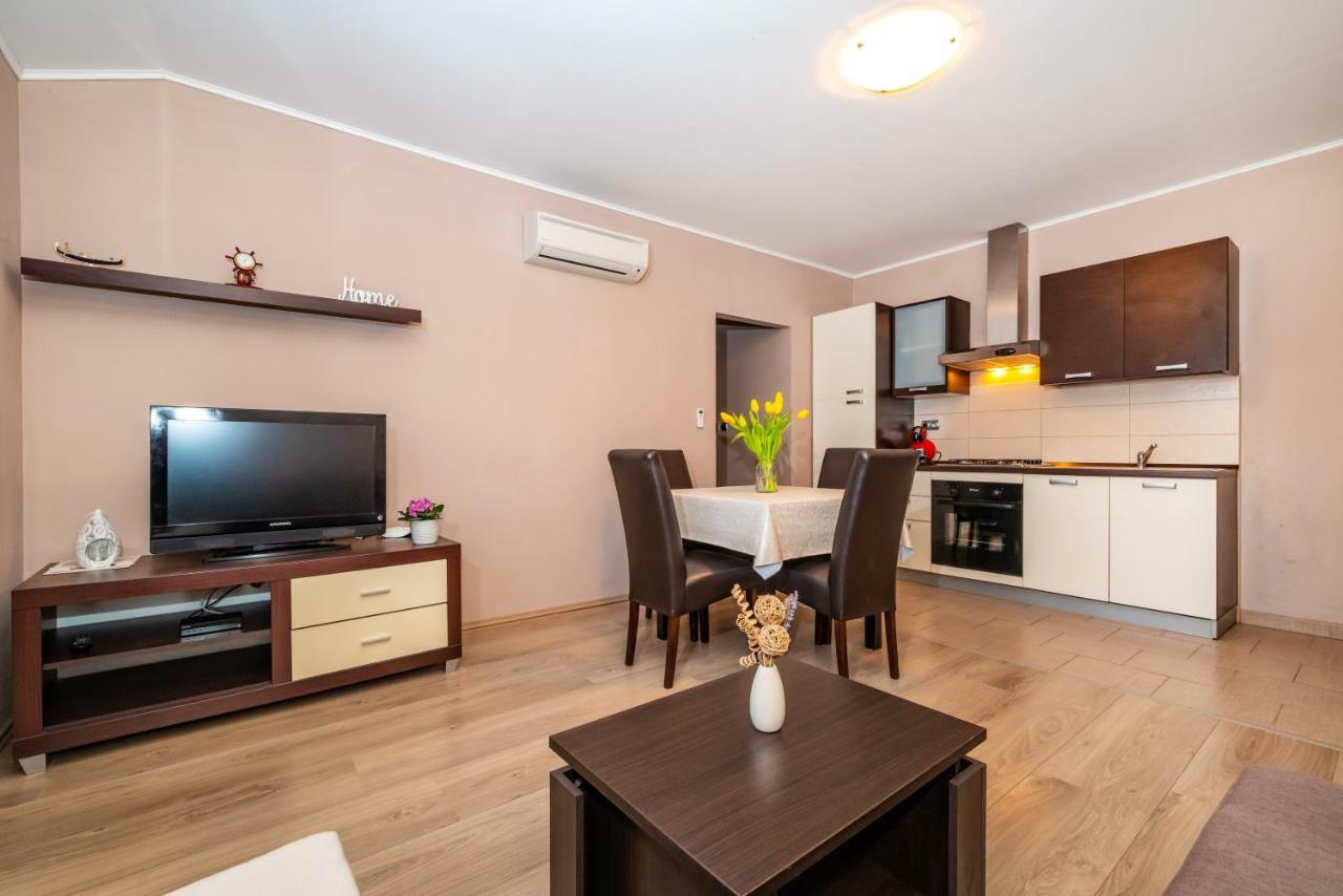 Apartment Adrian Biograd Na Moru Extérieur photo