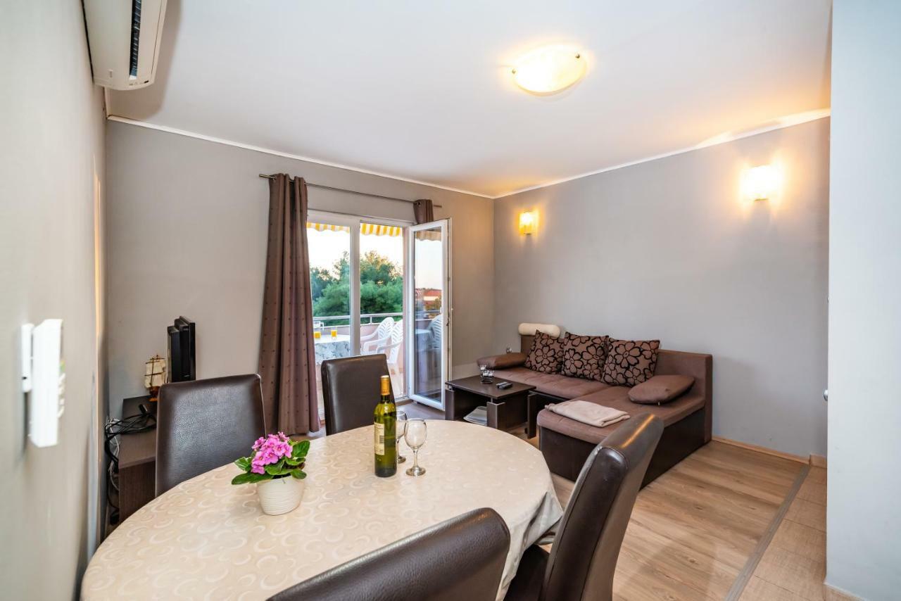 Apartment Adrian Biograd Na Moru Extérieur photo